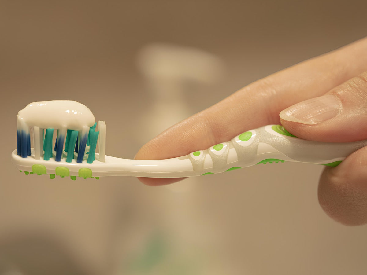 Dog toothpaste comparison - enzymatic vs non-enzymatic dental care guide